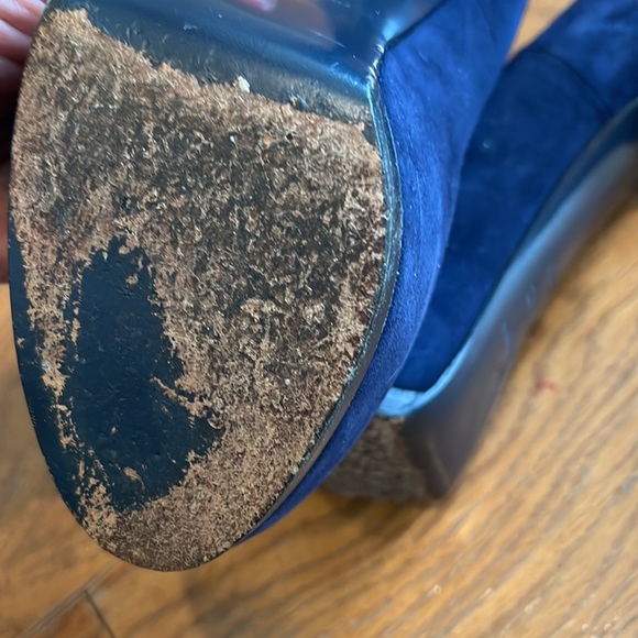 YSL! Classics! Timeless! Navy Blue Suede. Size 38.5 - Picture 10 of 12